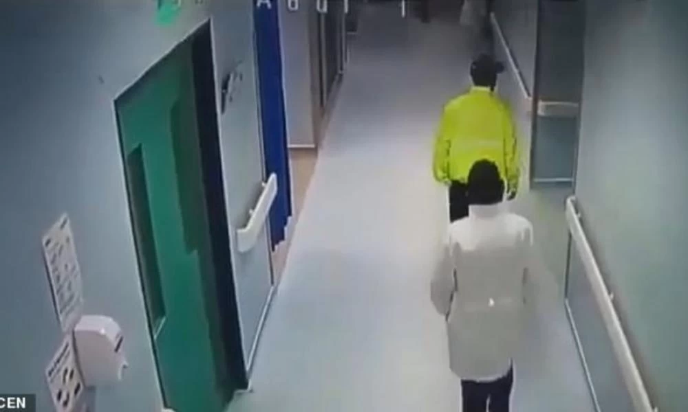 Εκτελεστές μπαίνουν ανενόχλητοι σε νοσοκομείο και εκτελούν 33χρονο στον Ισημερινό
